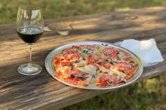 rising-sun-vineyard-custom-pizzas